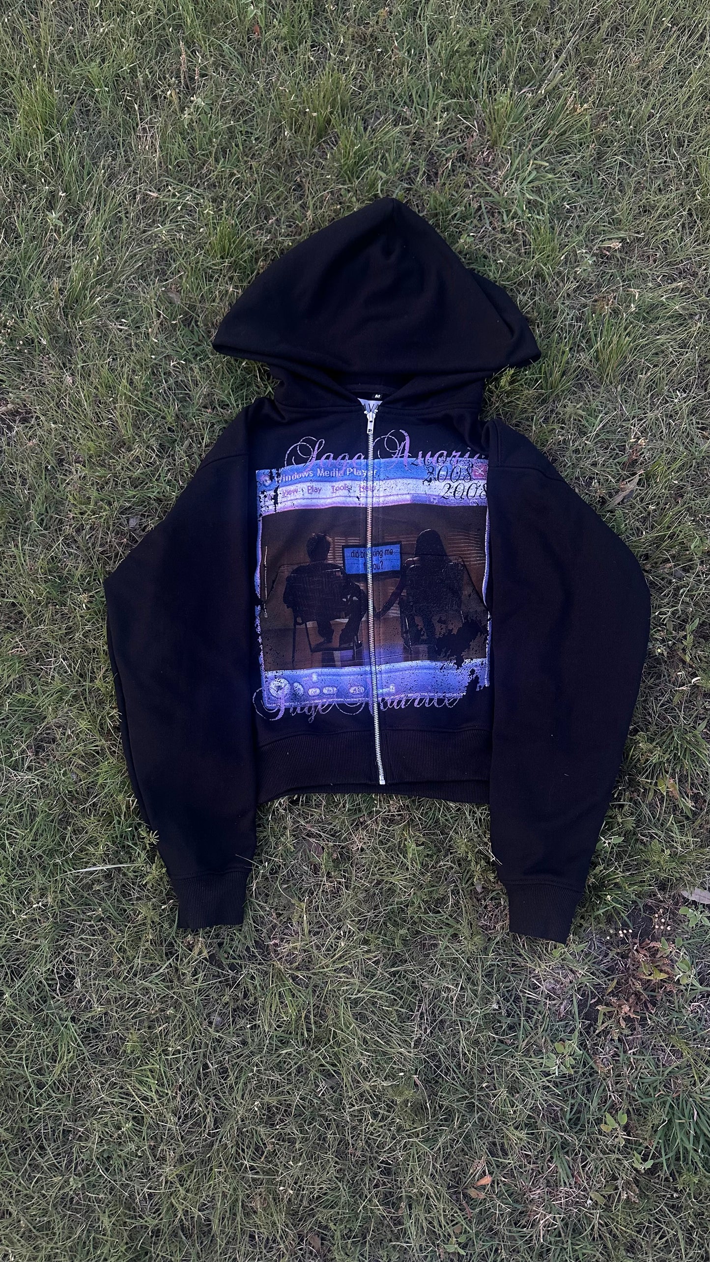 “BROKEN WARMTH” HOODIE