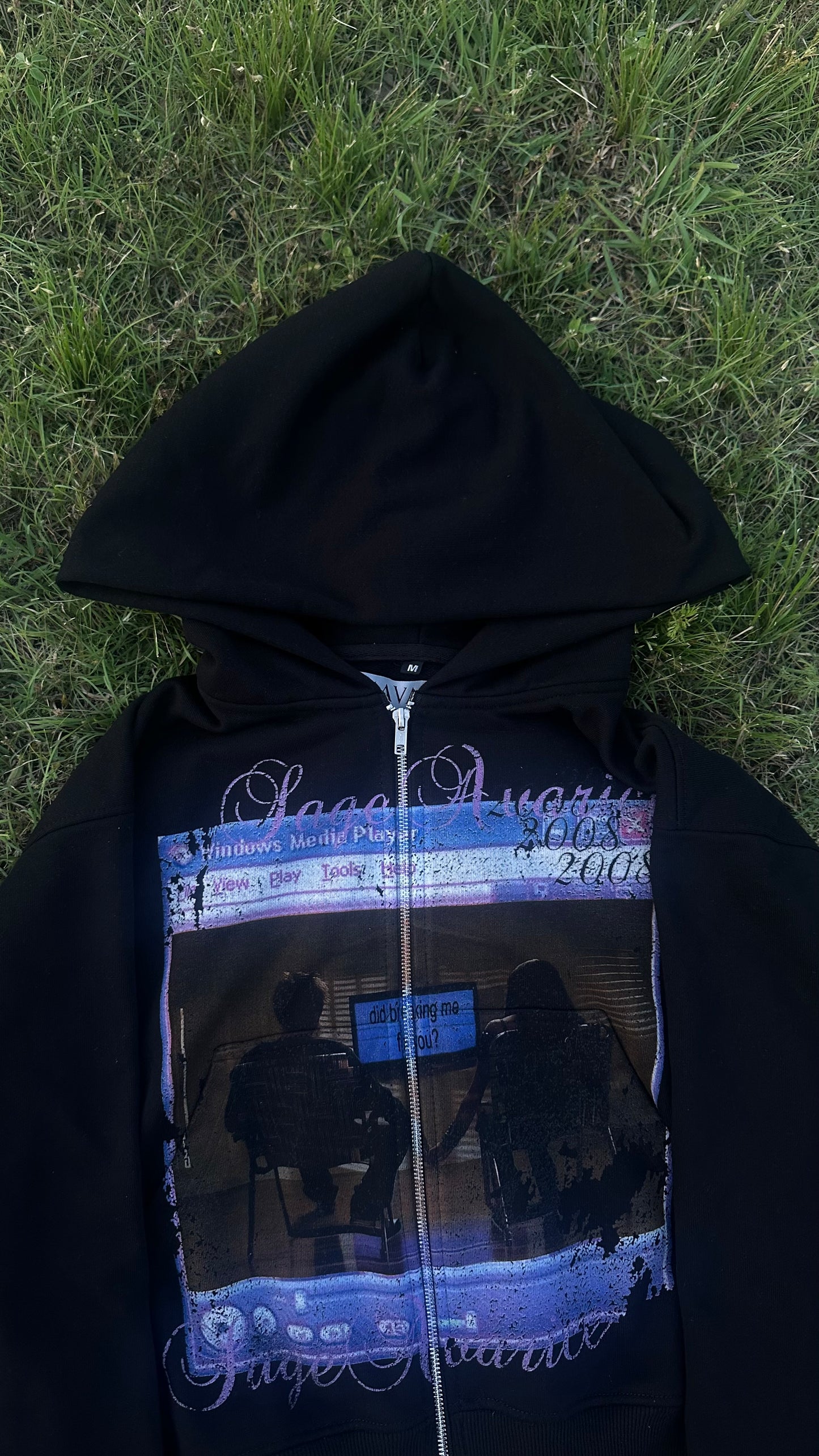 “BROKEN WARMTH” HOODIE