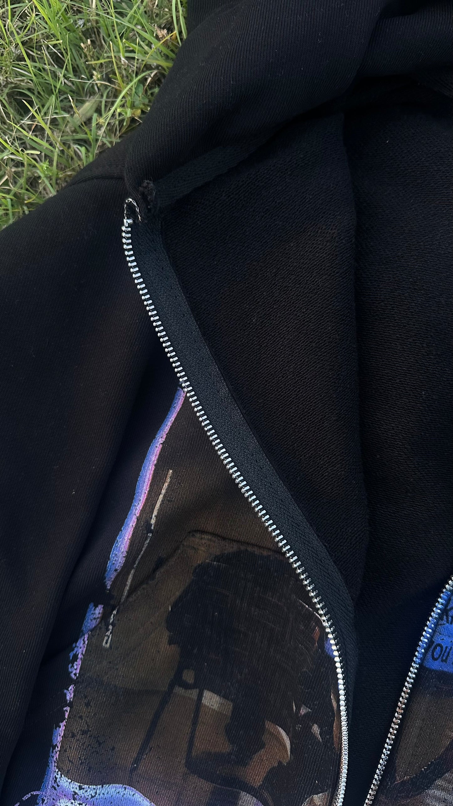 “BROKEN WARMTH” HOODIE