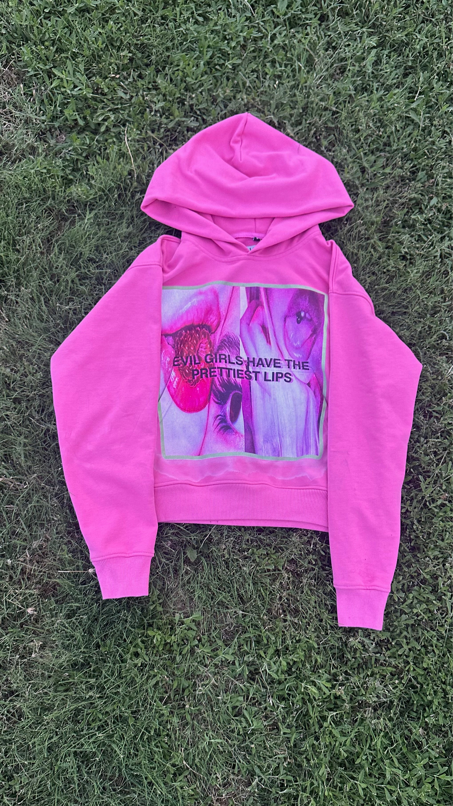 “POISONOUS KISS” HOODIE