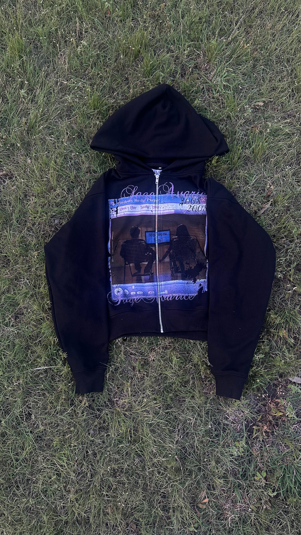 “BROKEN WARMTH” HOODIE