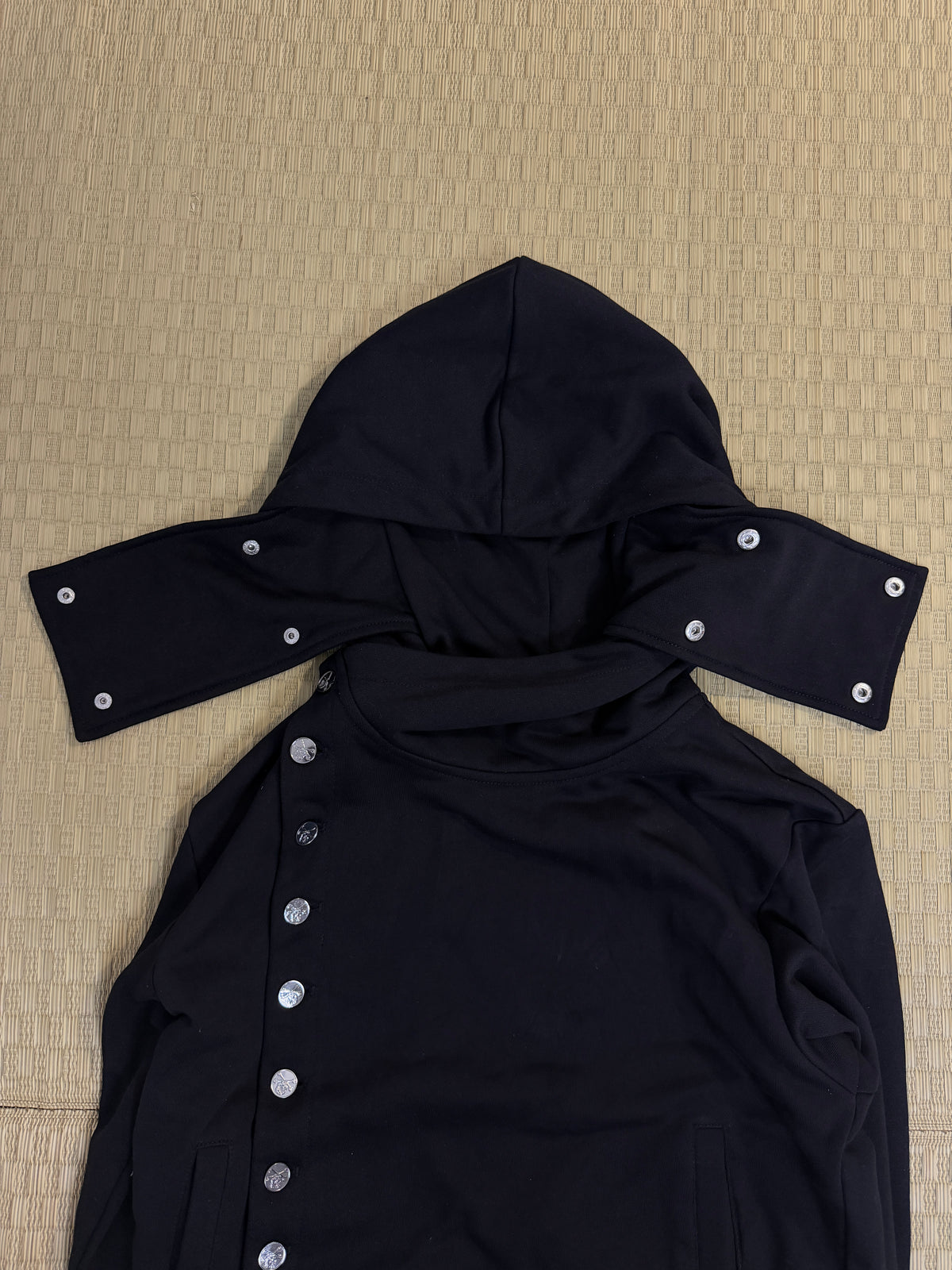 “UNKNOWN” HOODIE