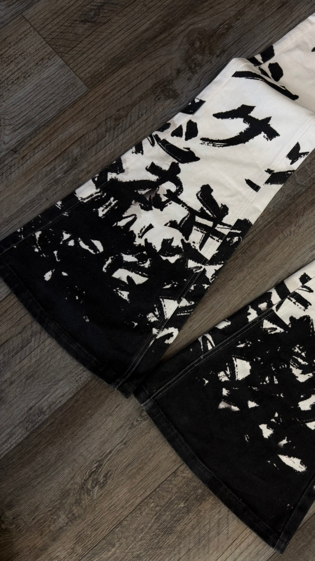 “KATAKANA” JEANS