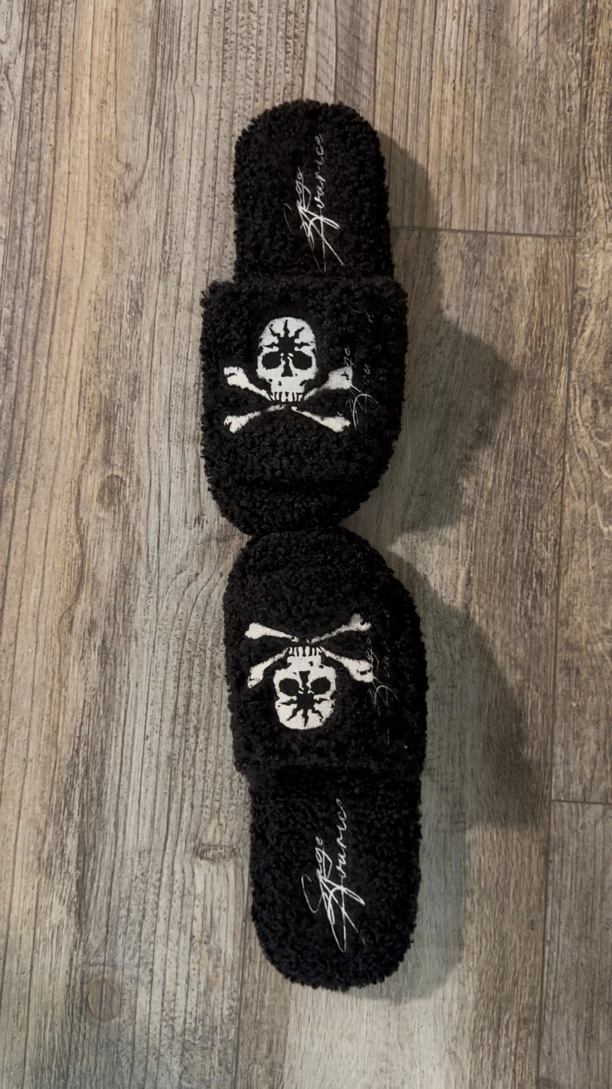 “SHINIGAMI” FUR SLIDES