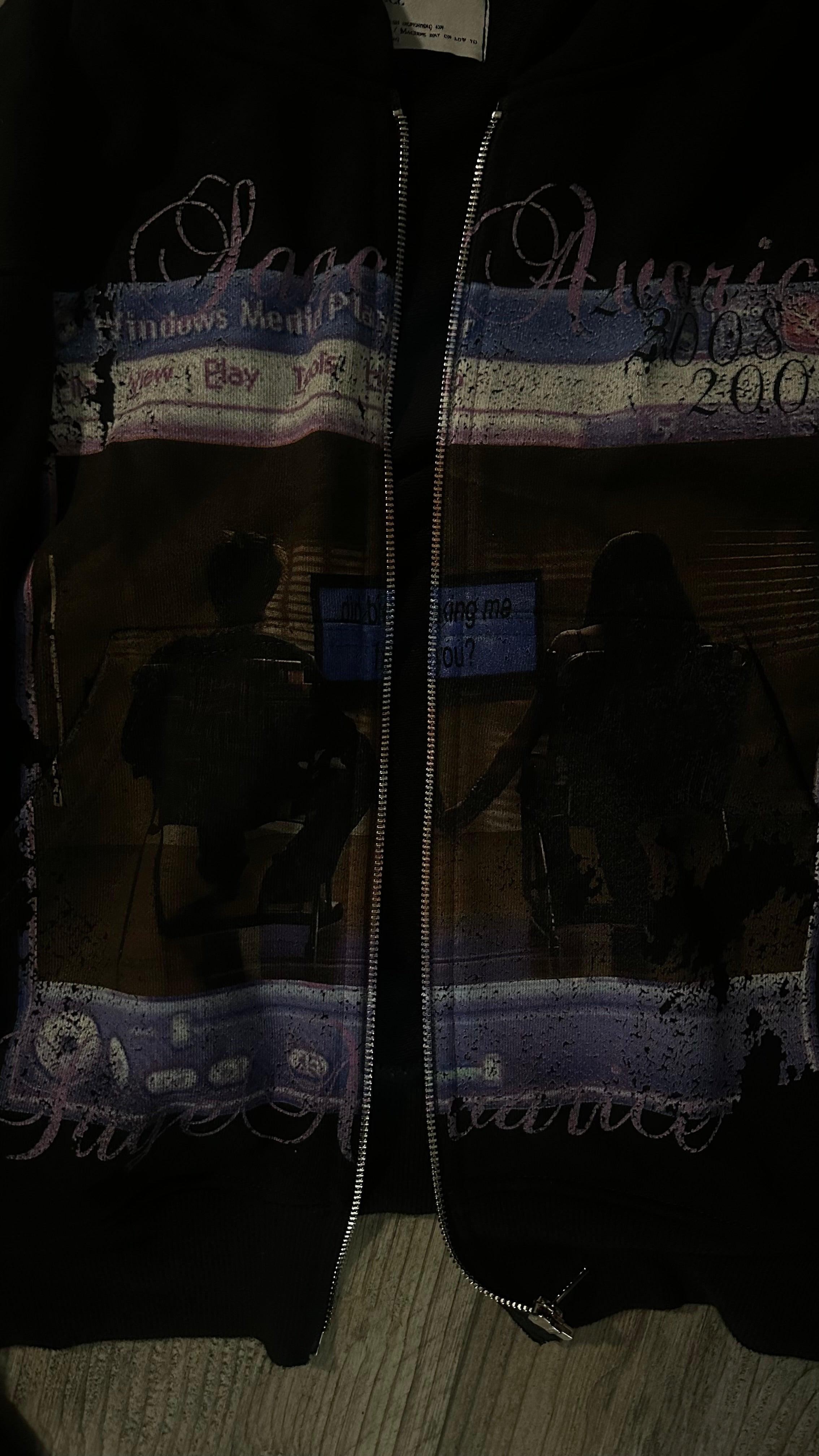“BROKEN WARMTH” HOODIE