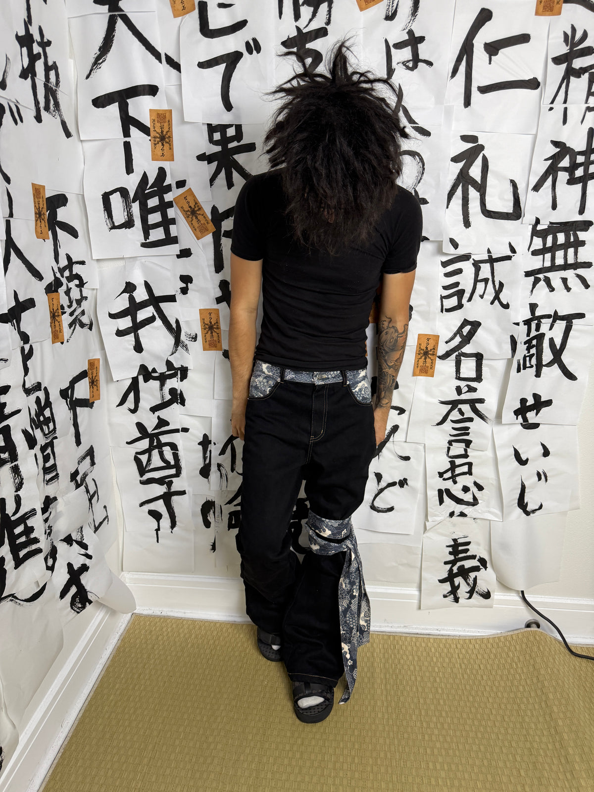 “UTSUROI” JEANS