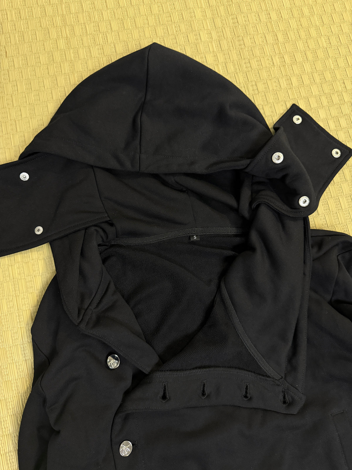 “UNKNOWN” HOODIE