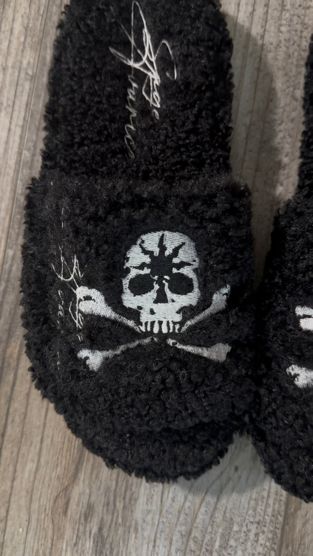 “SHINIGAMI” FUR SLIDES