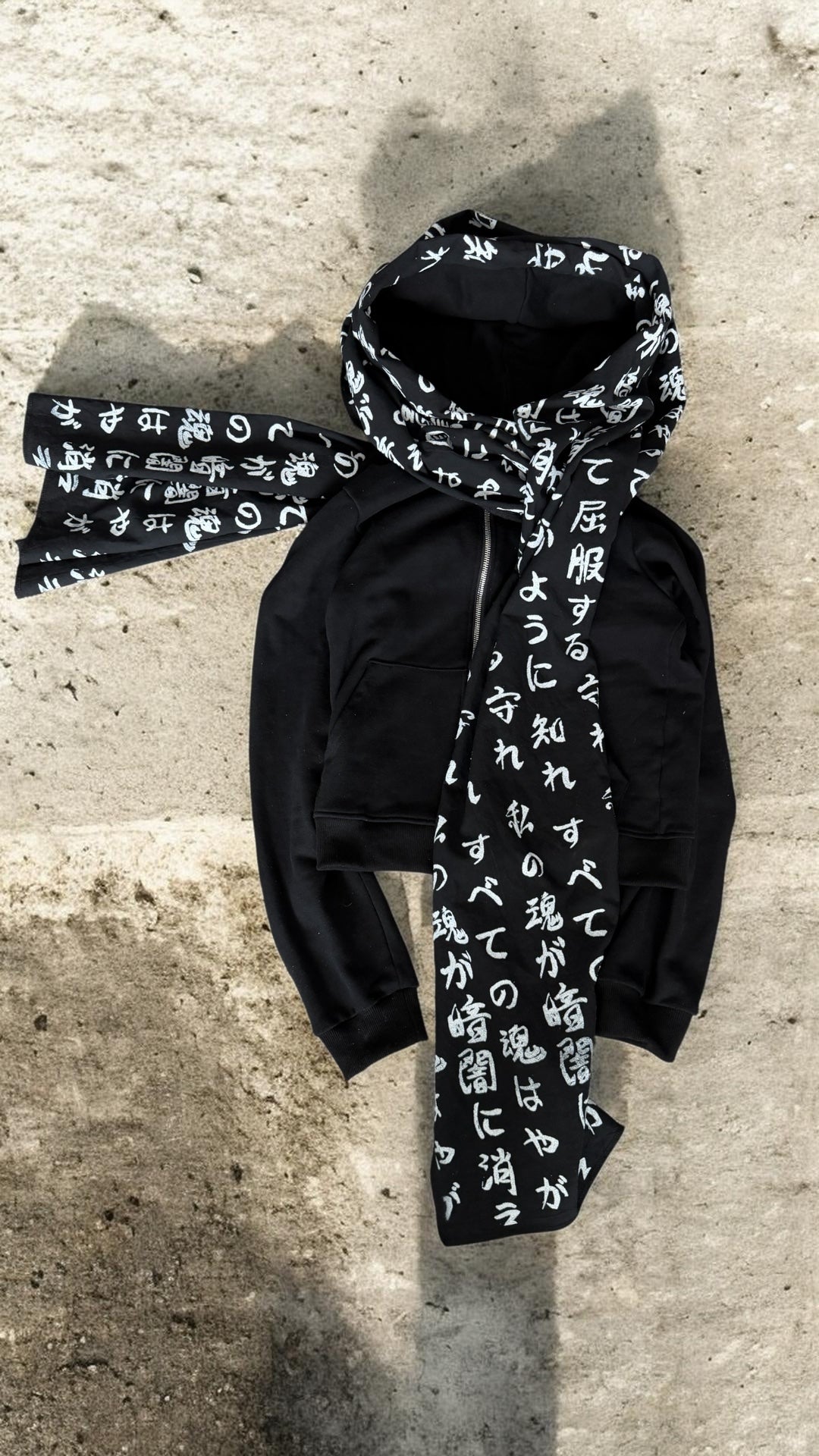 “HIKARI” SCARF HOODIE